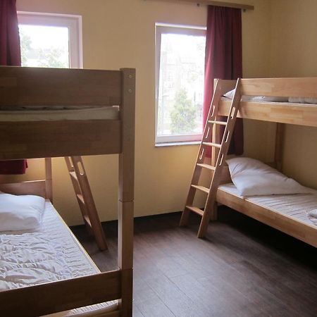 המבורג Alm Hostel חדר תמונה