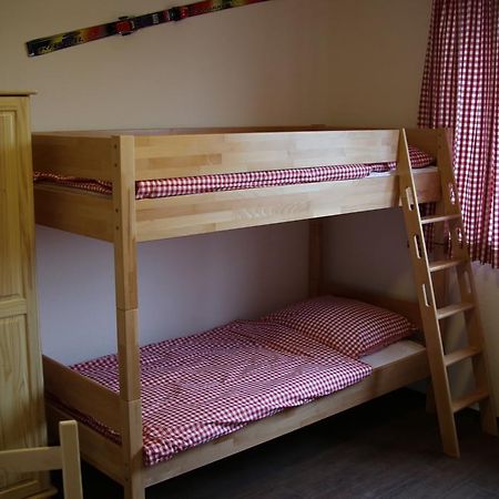 המבורג Alm Hostel חדר תמונה