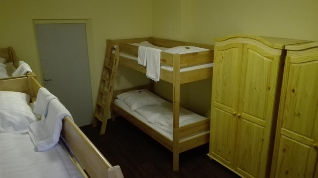 המבורג Alm Hostel חדר תמונה