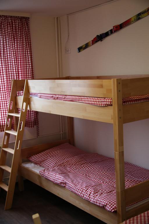 המבורג Alm Hostel חדר תמונה